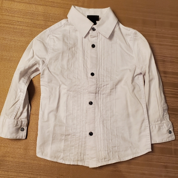 Two 3T button down shirts - Picture 4 of 5